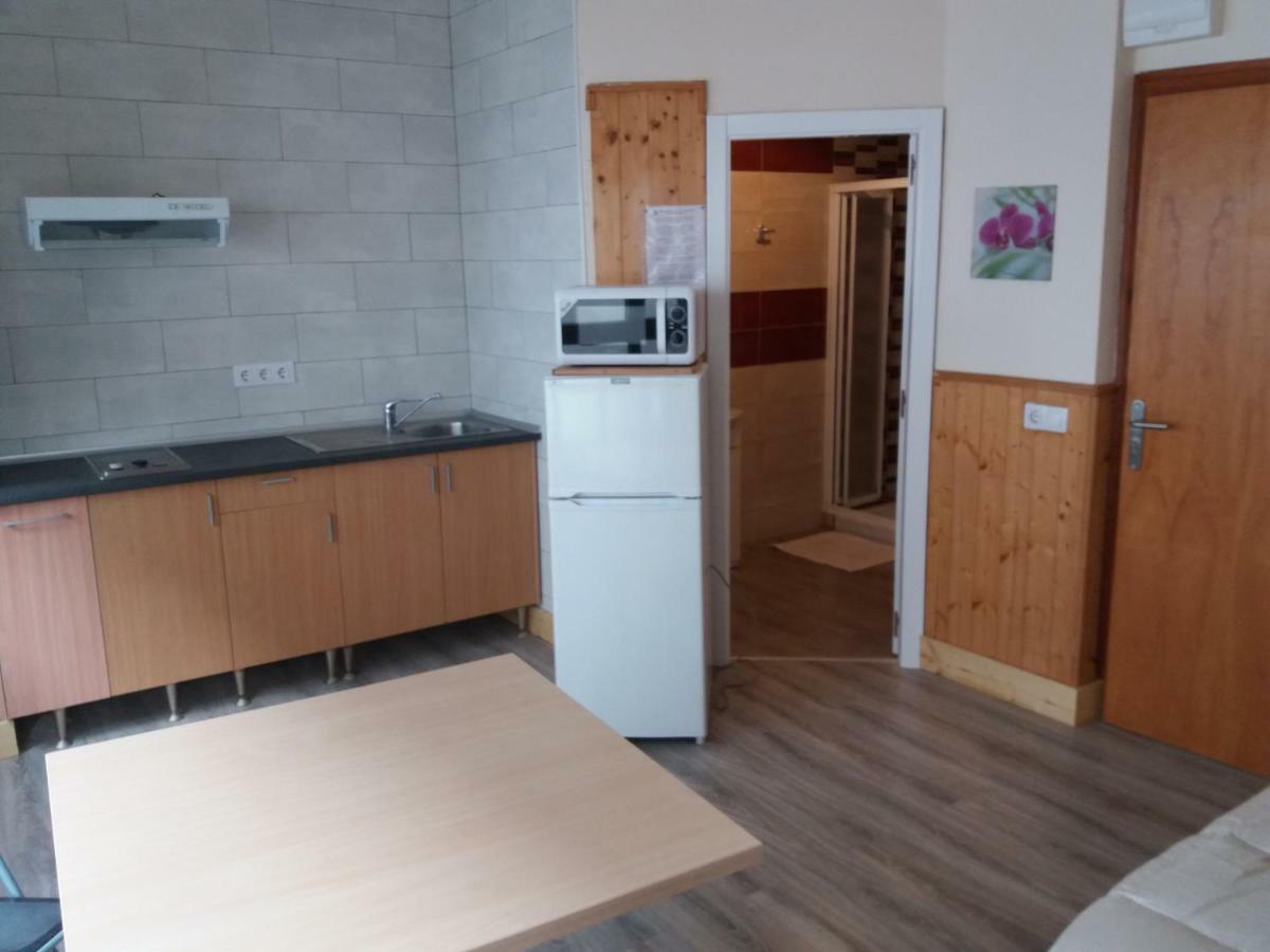 Rosesapparts Estudios & Parking Appartement *